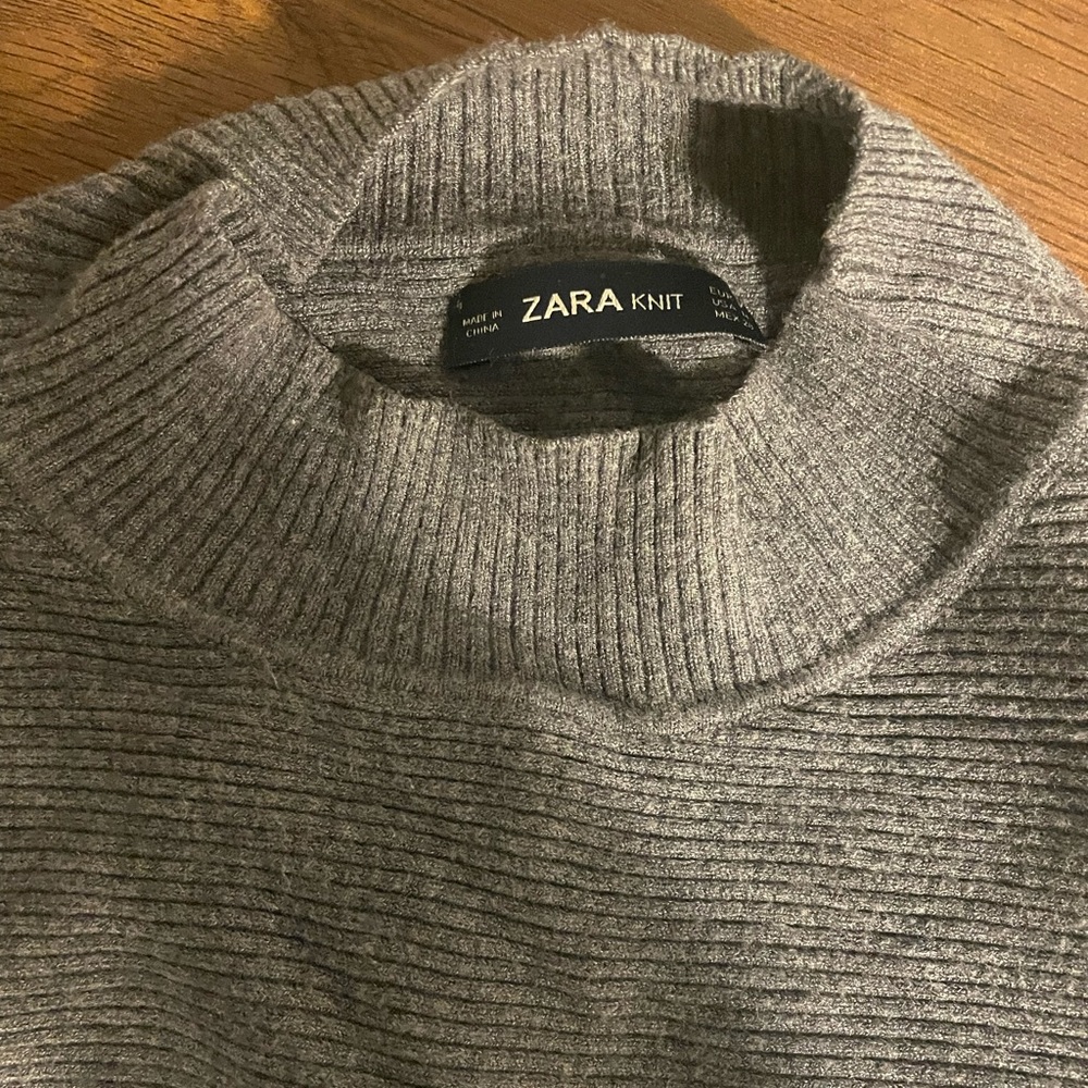 Zara knit soft sweater with long arms and turtleneck
